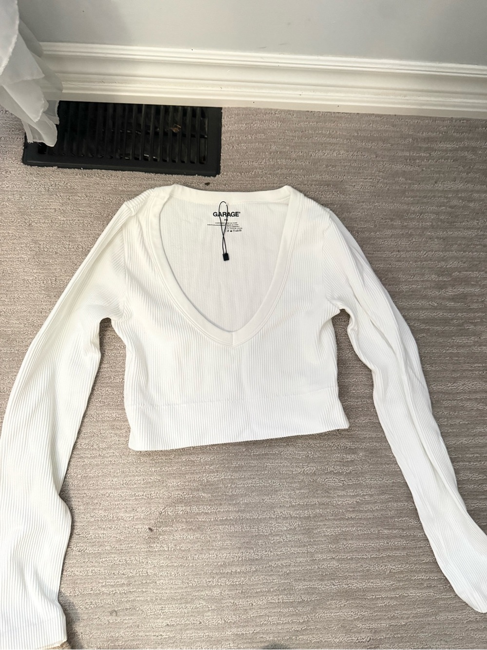 Garage White Ribbed V-Neck Long Sleeve Crop Top